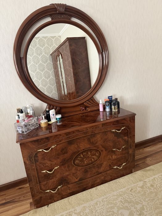 Спальный гарнитур