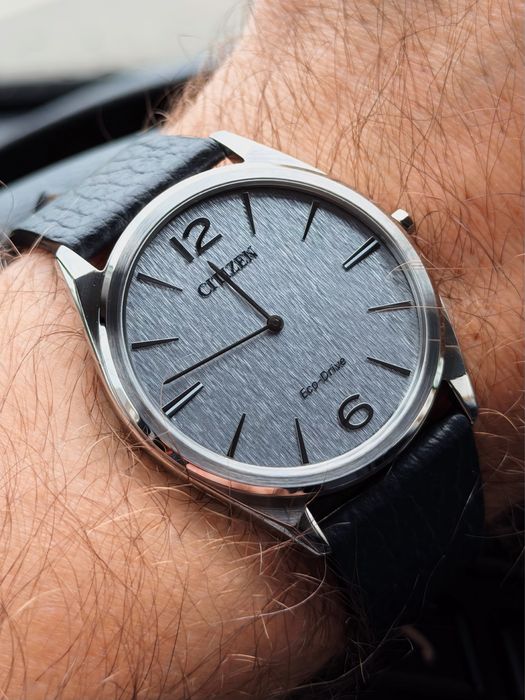 Ceas Citizen Suratto AR3120-16A Eco-Drive Ultra-Subțire 4.7 mm, diametru 38.4 mm, Sapphire Crystal, Stare Excelentă
