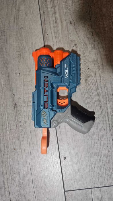 Nerf Elite 2.0 - 4 броя бластера + жилетка
