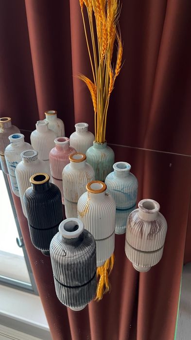 Свечи в вазочке девушка