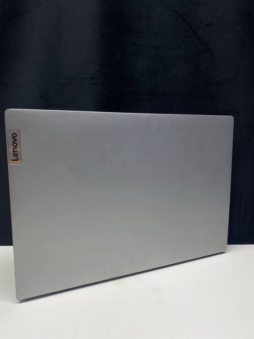 Ноутбук Lenovo.
