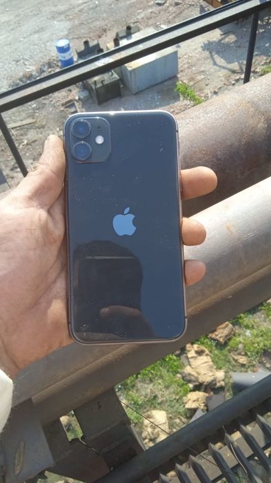 Продам айфон 11