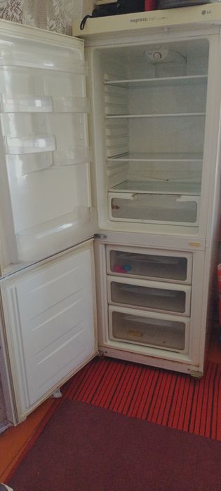 Продам холодильник рабочий
