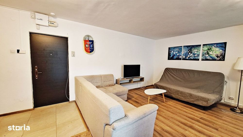Centrul Civic, aproape de AFI, 3 camere mobilate, 160000 euro