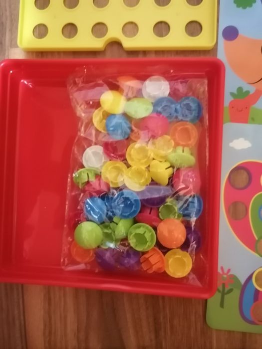 Puzzle colorat in cutie originală