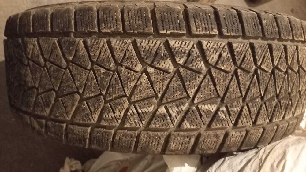 Срочно продам шины б/у
