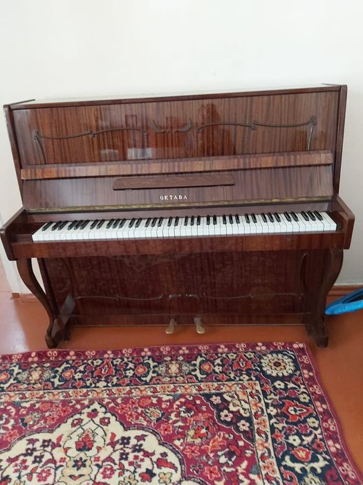 Пианино продаётся