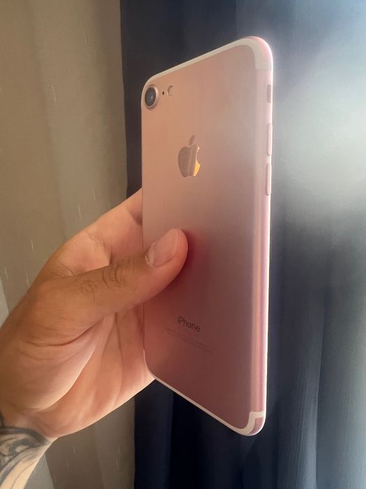 IPHONE 7 отличен