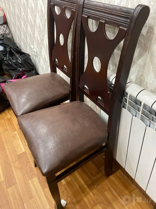 Продается стол + 2 стула