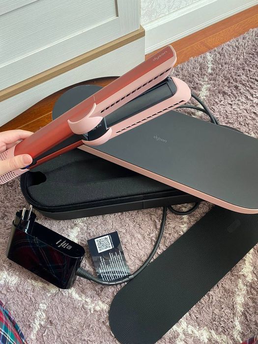 Dyson Airstrait Фен