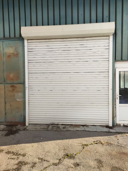 Porți de garaj batante și automatizate