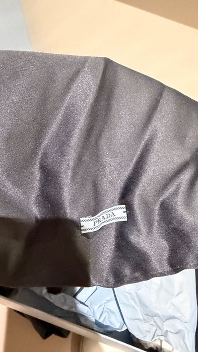 Продам кеды Prada б/у оригинал