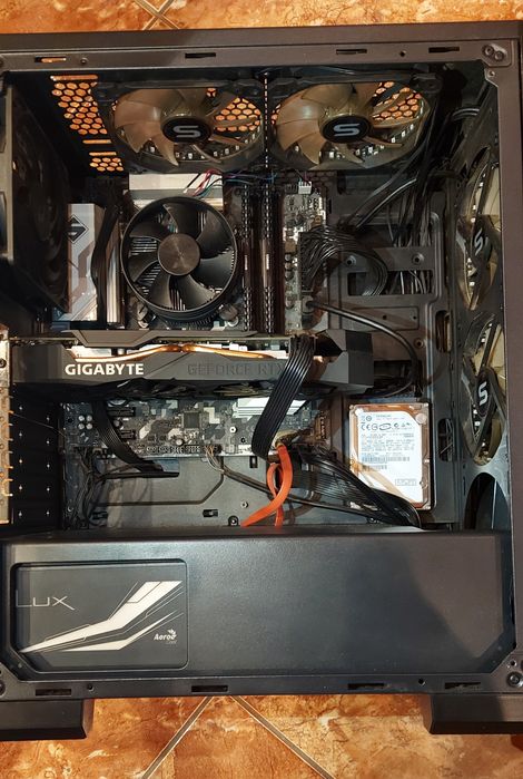 Carcasa Serioux Srcx Tyron+coolere rgb+cabluri+hard hitachi 500gb