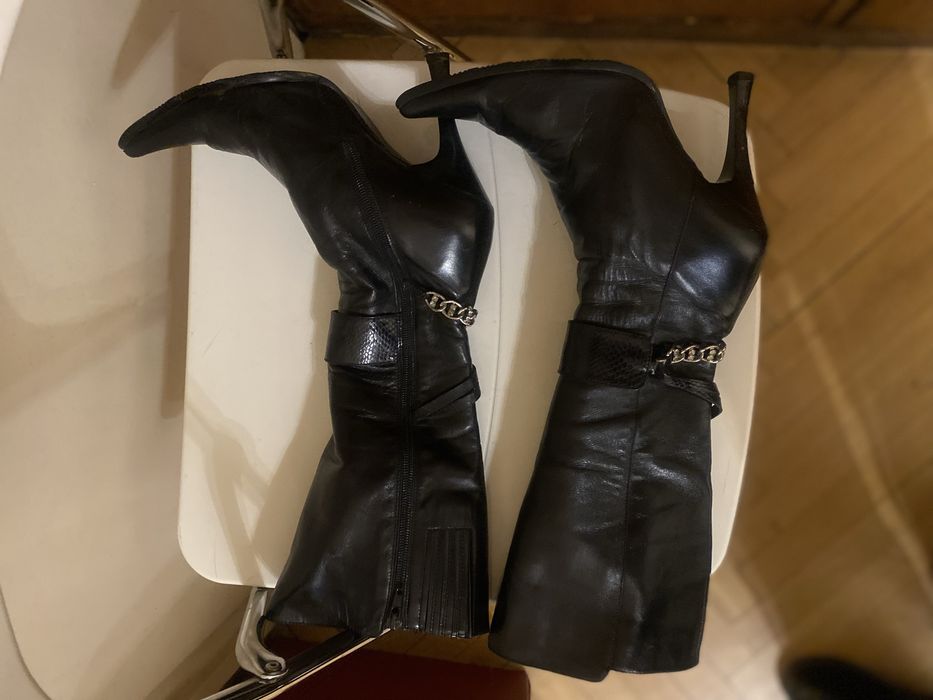 Продавам ботуши, висок ток, черни, 36 номер,