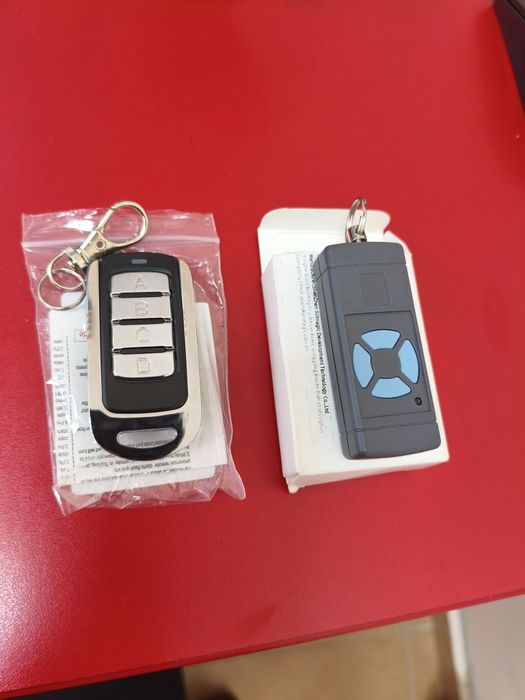 Дистанционно за гаражна врата с фиксиран код