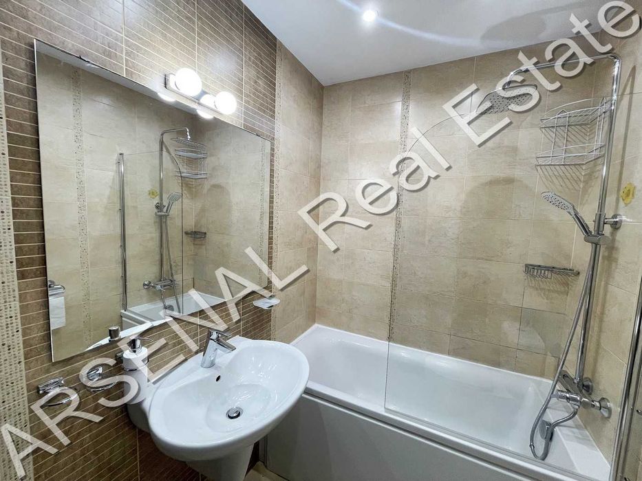 Тристаен апартамент под наем, Бъкстон