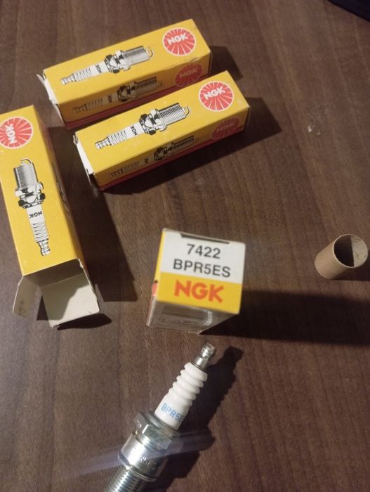Bujii noi de vânzare