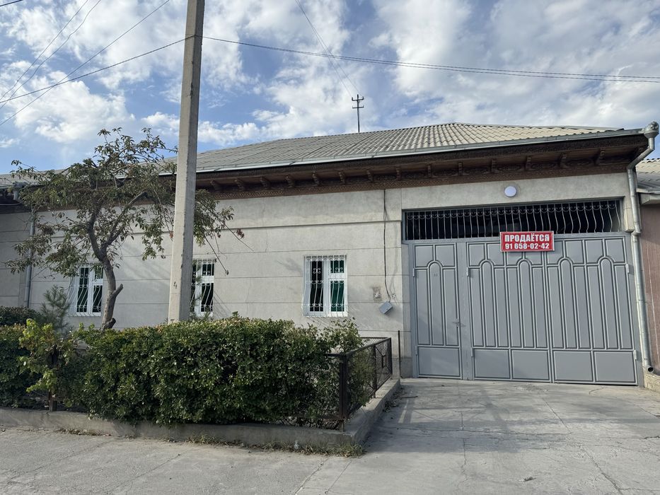 Ховли уй сотилади шахар марказида