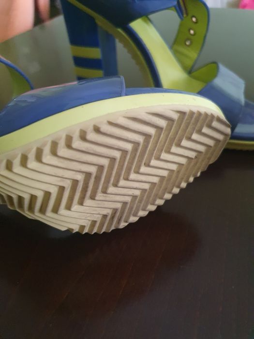 Дамски сандали естествена кожа