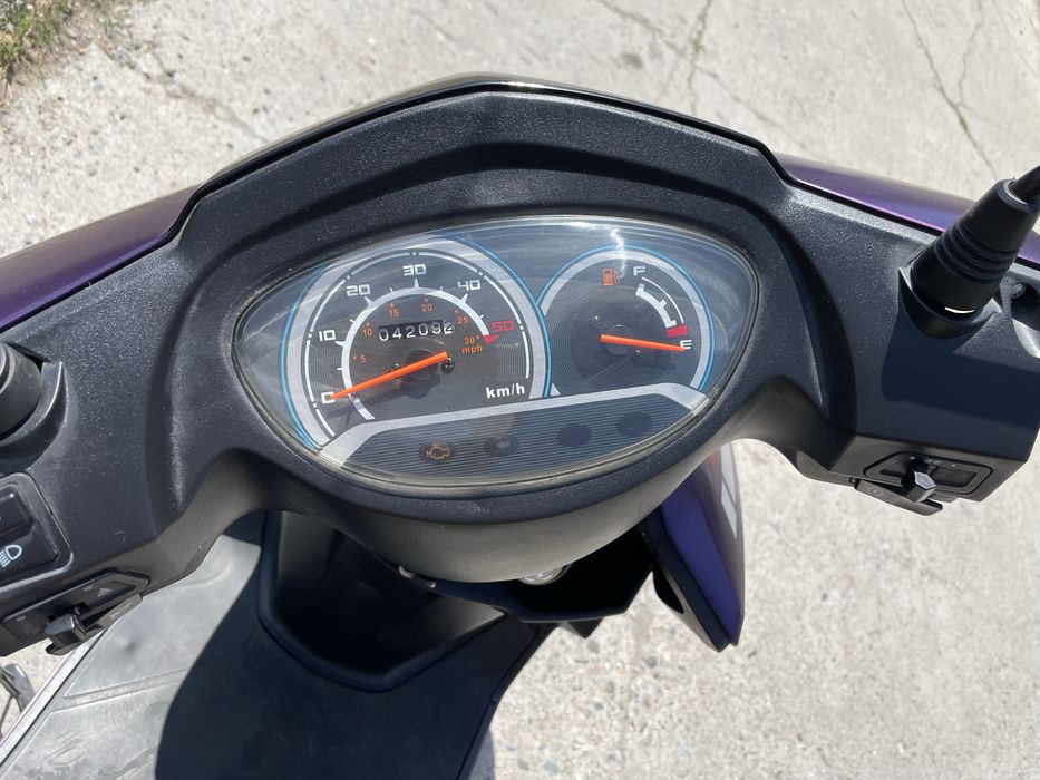 Мопед в 12 в идеальном состояние