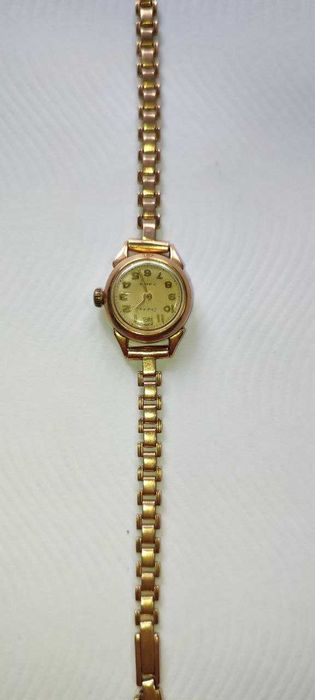 Продам золотые часы Чайка