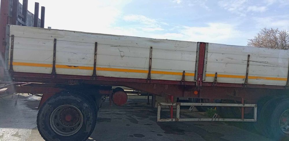 Remorca agricolă basculabila pe arcuri