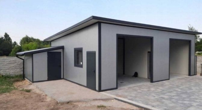 Garaje auto pe structura metalica învelite cu panouri Sandwich