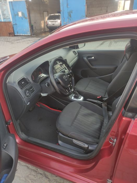 Volkswagen Polo 2015 седан