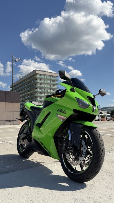 Vând Kawasaki ZX-6R