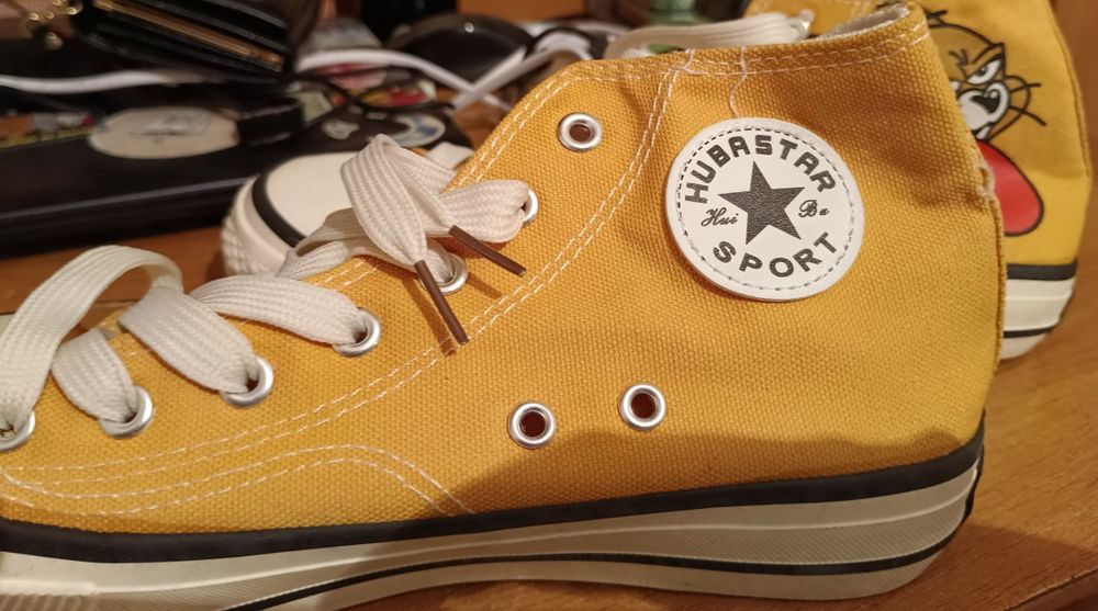 Продам кеды новые