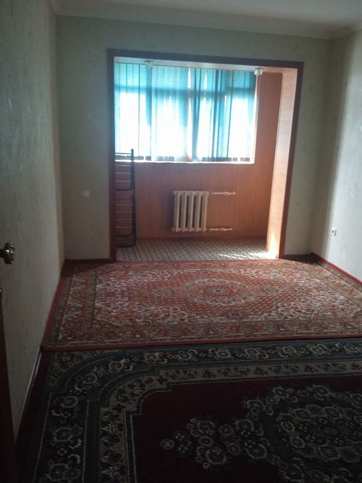 Чевар томонда жойлашган 2 хонали квартира ижарага берилади
