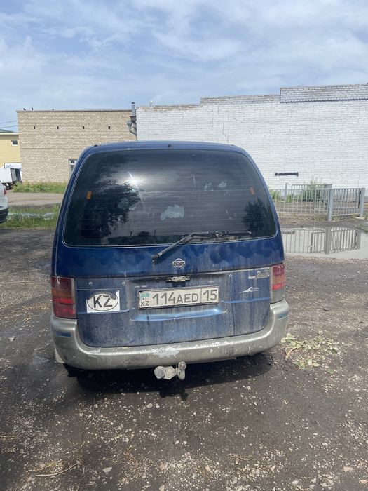 Продам Nissan Serena 1,6.