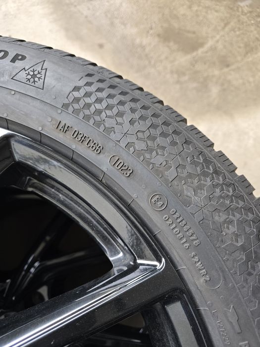 4 Броя 235/55/19 Continental 2x6,5mm 2x6mm 23dot