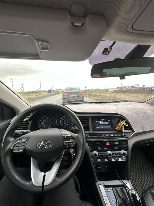 hyundai elantra 2019