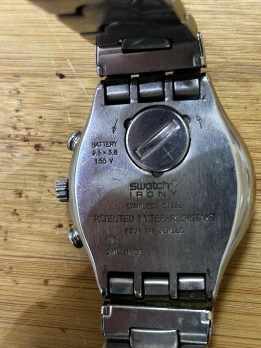 Часовник-Swatch IRONY