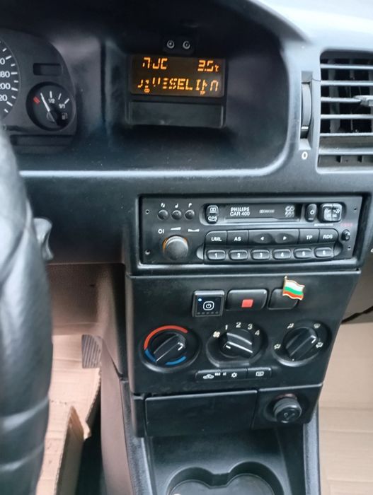 Продавам Опел Зафира  А