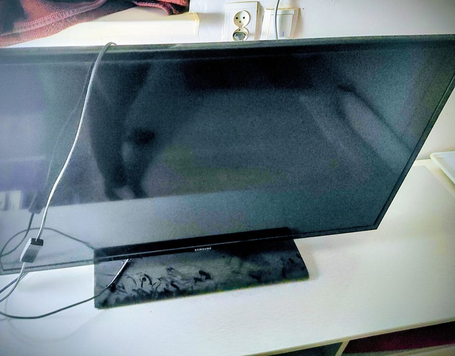 Продам телевизор Самсунг  цена 30000 тенге..