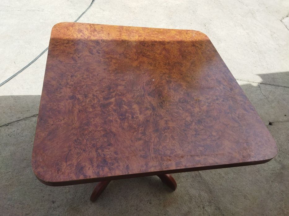 Ағаш журнальды үстел