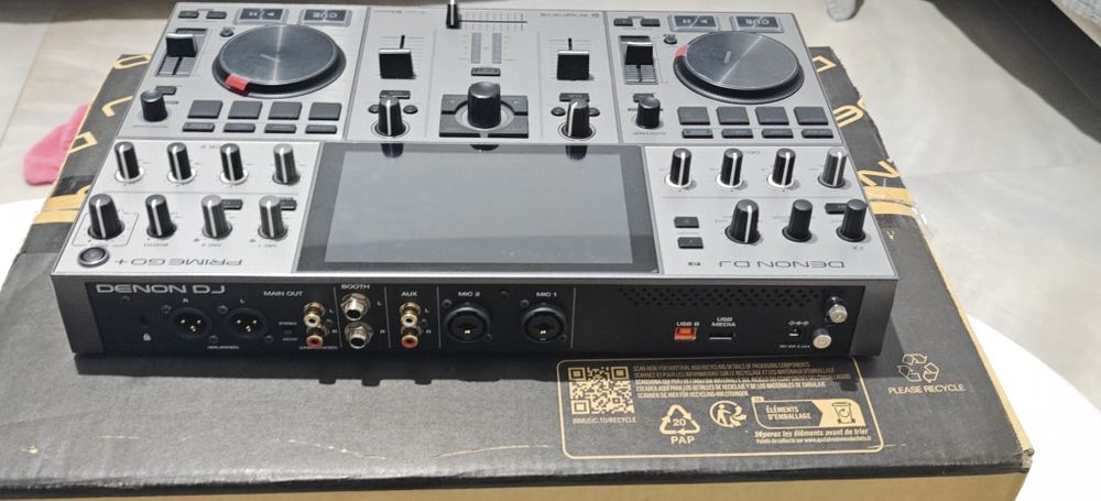Vând Consola DJ Autonomă Denon DJ Prime GO+