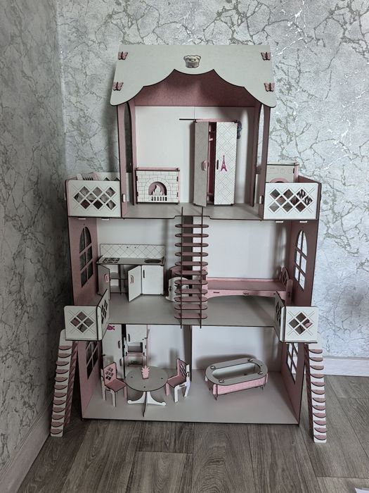 Продам кукольный домик