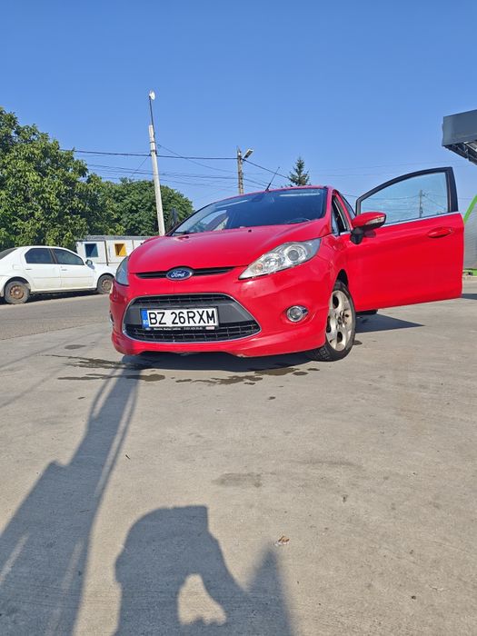 Vând Ford Fiesta 2009