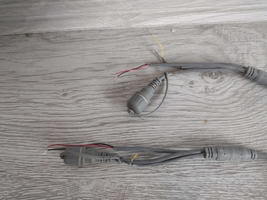 2броя Hikvision DS-2CE10DF3T-FS 3.6mm