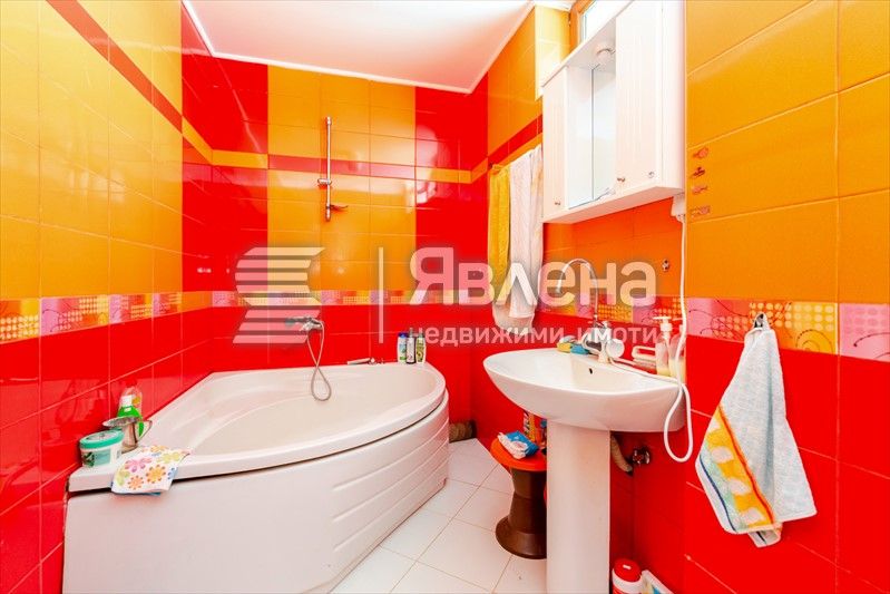Продава се Къща в Банкя - 700 кв.м за 850 €/кв.м - Снимка #11
