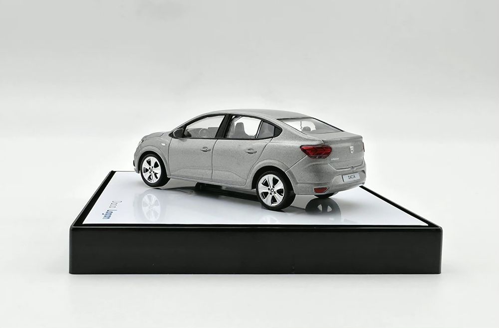 Macheta Dacia Logan 2021 1:43 Norev Dealer Pack