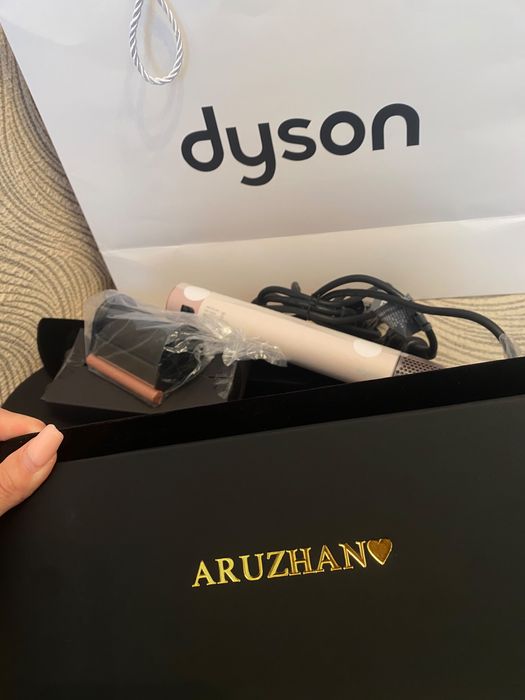 Продаю Dyson новый
