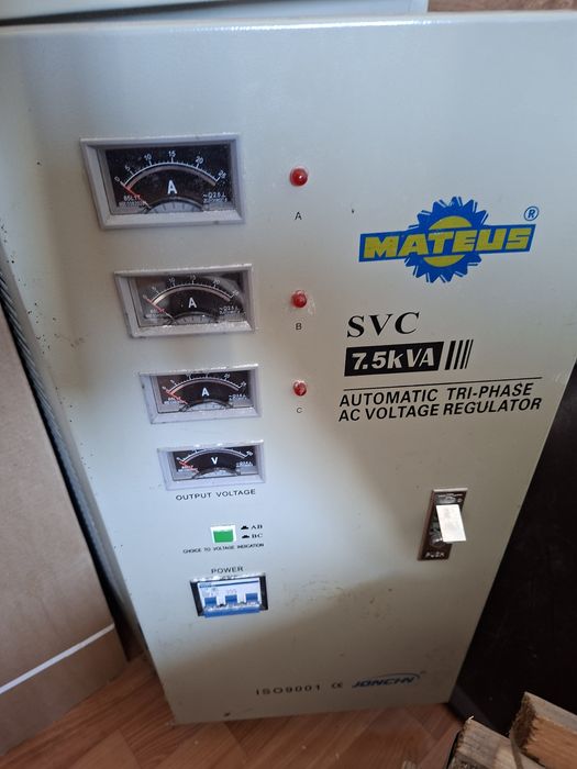 Стабилизатор напряжения