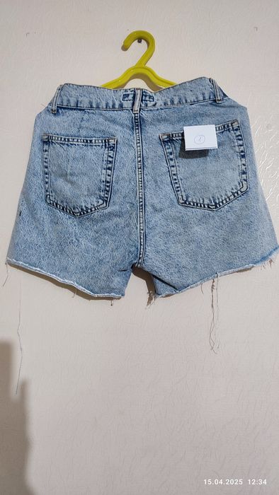 Продаются джинсовые шорты