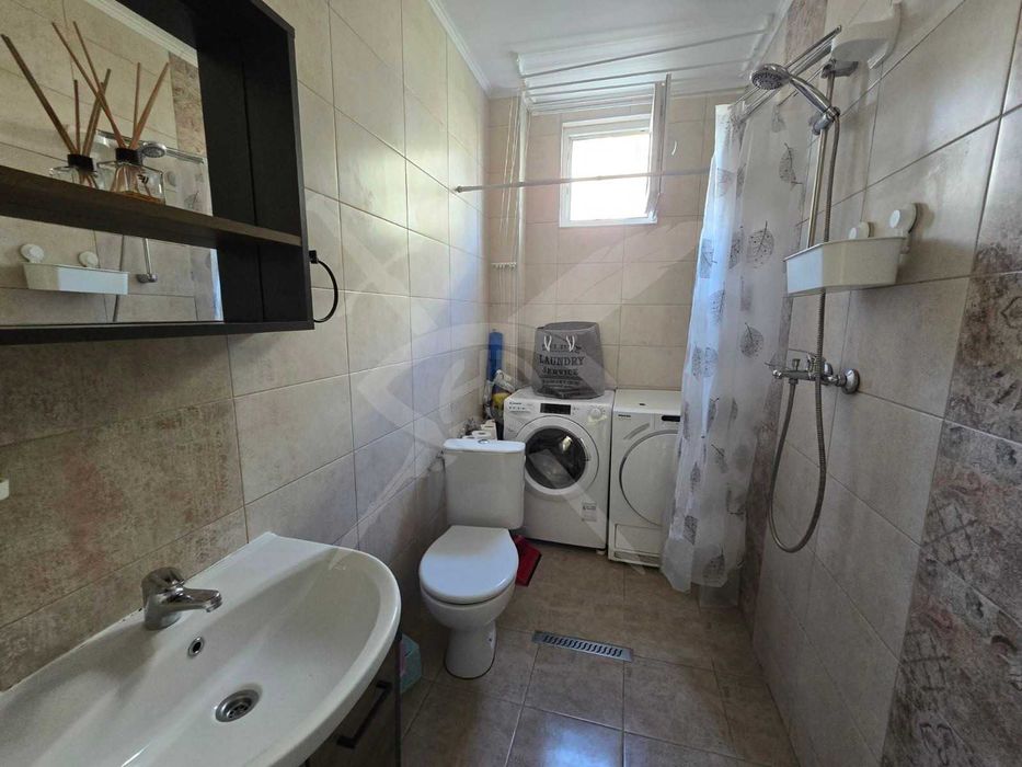 Дава се под наем Тристаен апартамент в Бургас, Център - 60 кв.м за 698.19 € - Снимка #12
