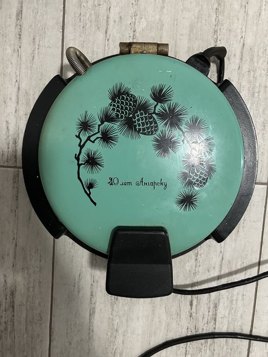 Продам советскую вафельницу. 20тыс тг.