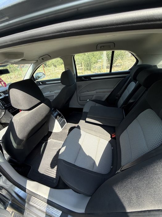 Vând Skoda Superb 2